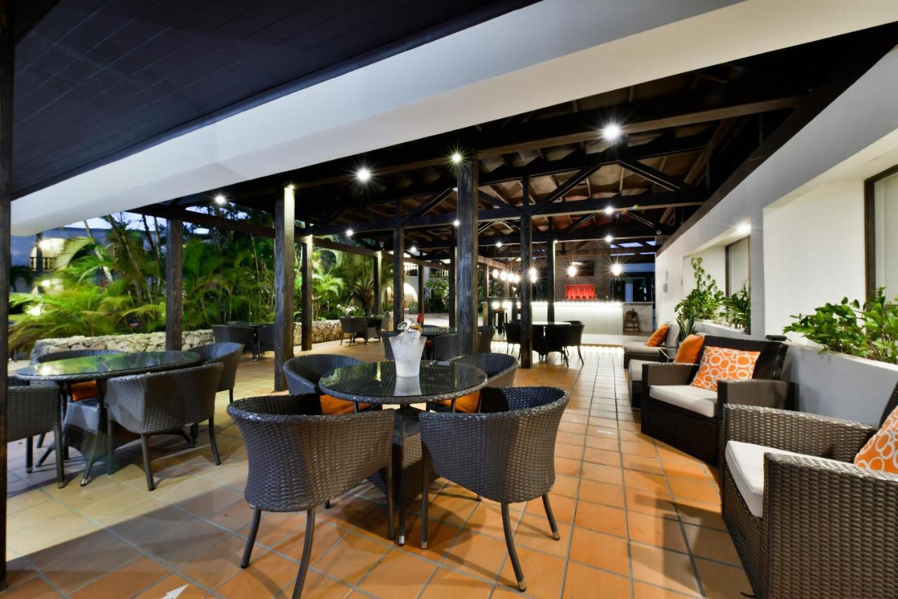 Talk Of The Town Beach Hotel & Beach Club By Gh Hoteles Oranjestad Exterior photo