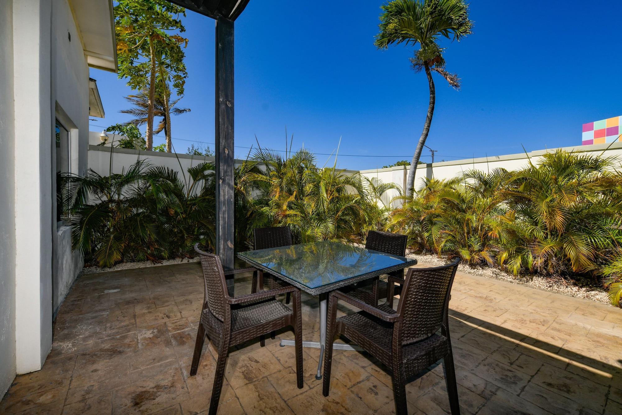 Talk Of The Town Beach Hotel & Beach Club By Gh Hoteles Oranjestad Exterior photo