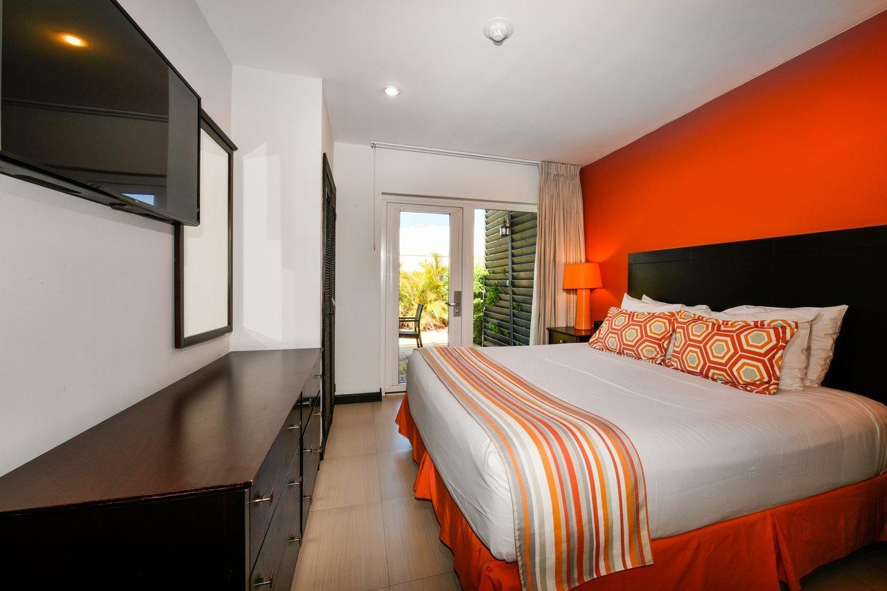 Talk Of The Town Beach Hotel & Beach Club By Gh Hoteles Oranjestad Exterior photo