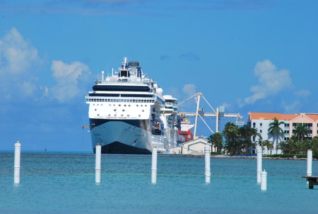 Talk Of The Town Beach Hotel & Beach Club By Gh Hoteles Oranjestad Exterior photo